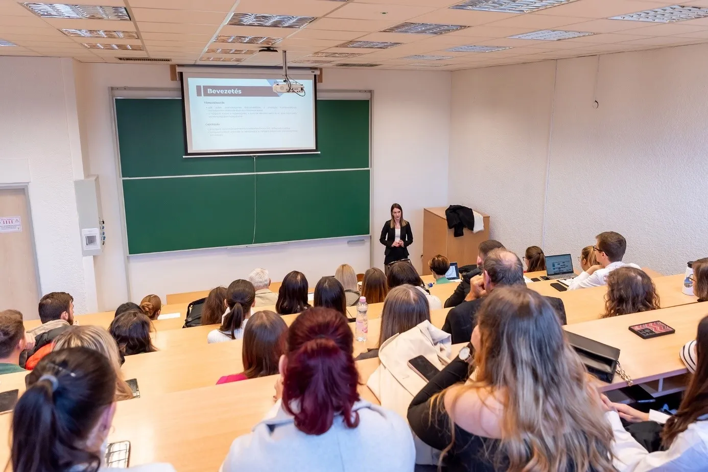 The students had the opportunity to present their knowledge in more than forty sections. (Photo: András Adorján)